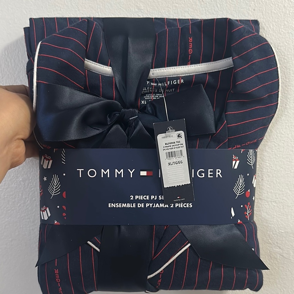 NWT Tommy Hilfiger Navy Striped Pajama Set